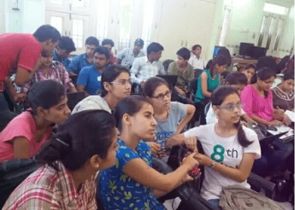 students working on robotics projects in jaipur